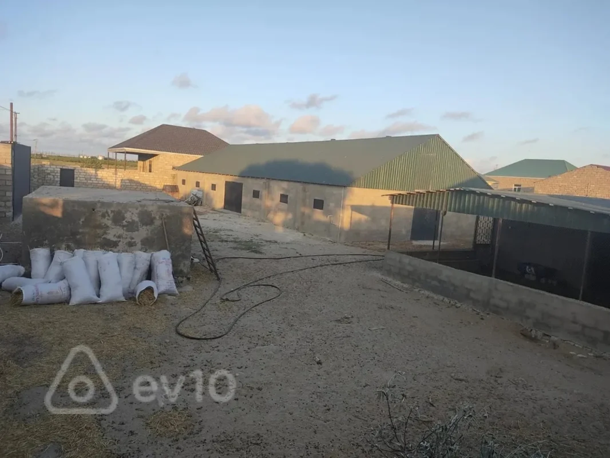 Satılır mənzil 11 m²