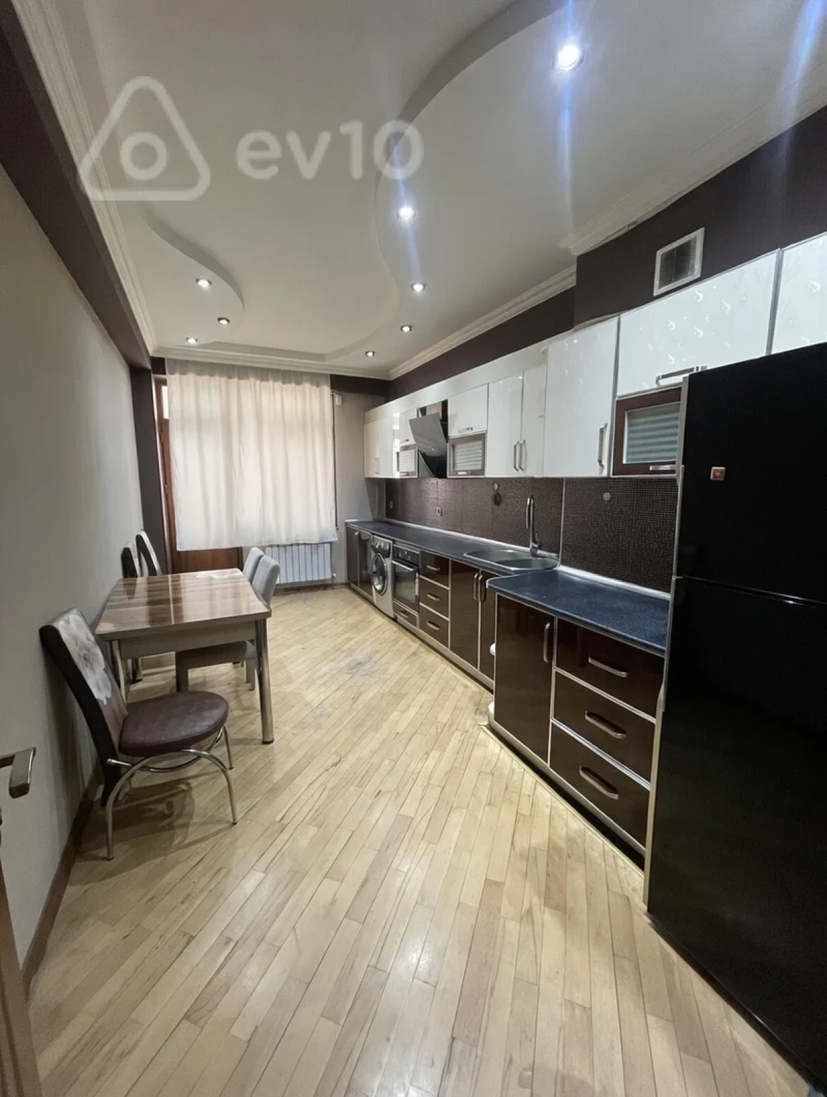 Kirayə verilir 2 otaqlı yeni tikili 100 m²