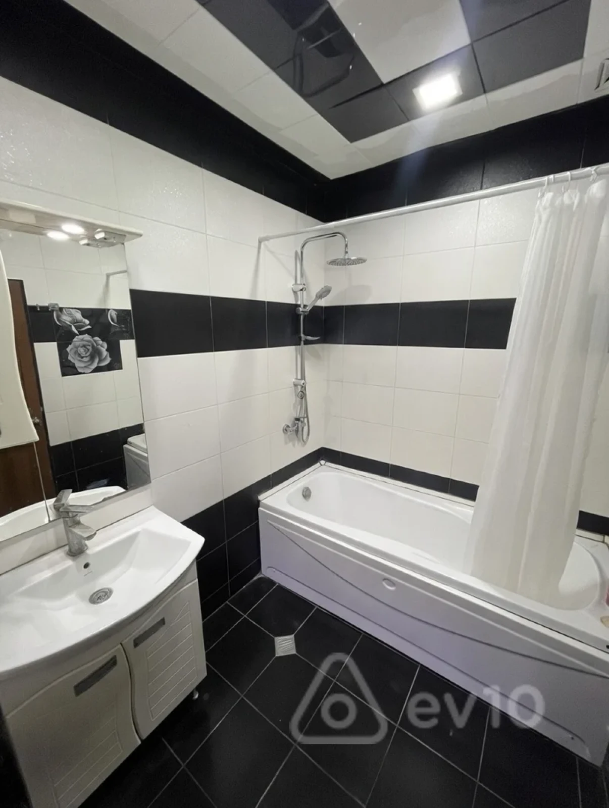 Kirayə verilir 2 otaqlı yeni tikili 100 m²