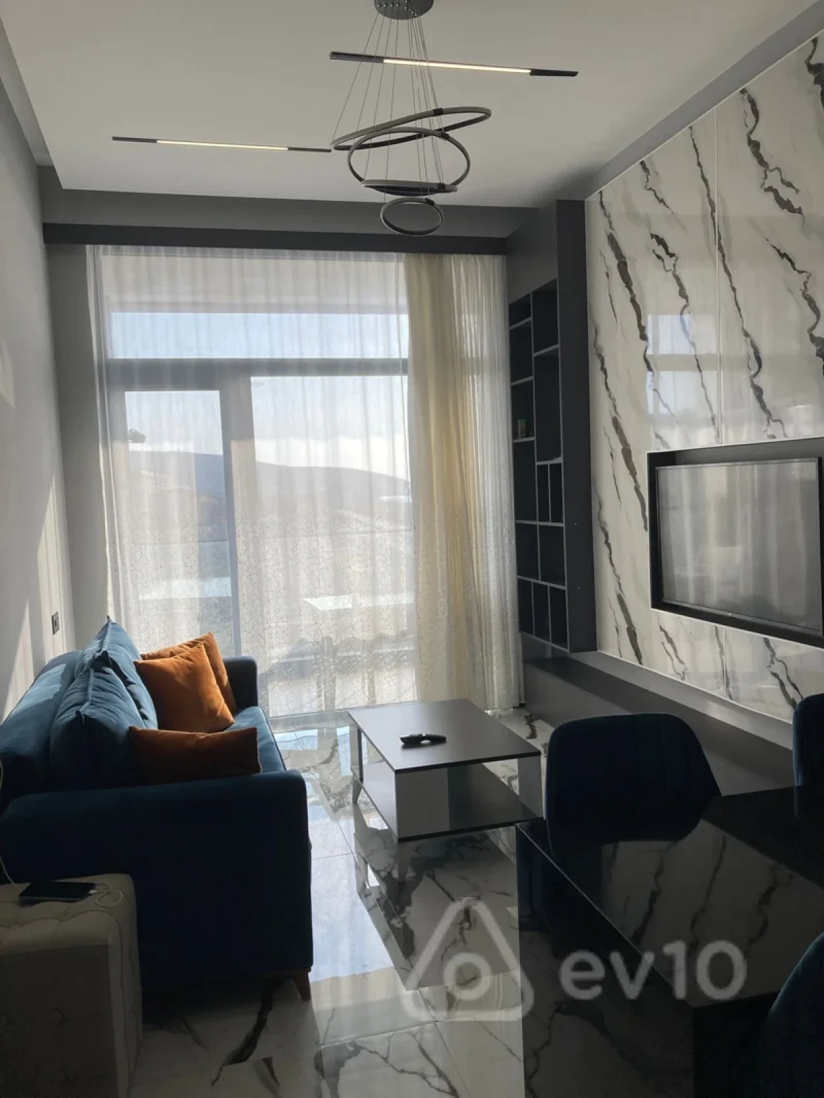 Kirayə verilir 2 otaqlı yeni tikili 50 m²
