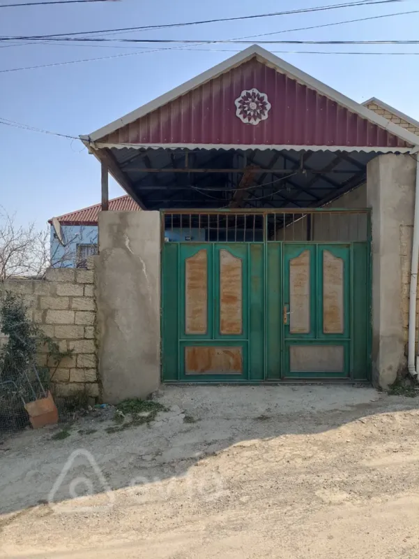 Satılır 4 otaqlı həyət evi 120 m²