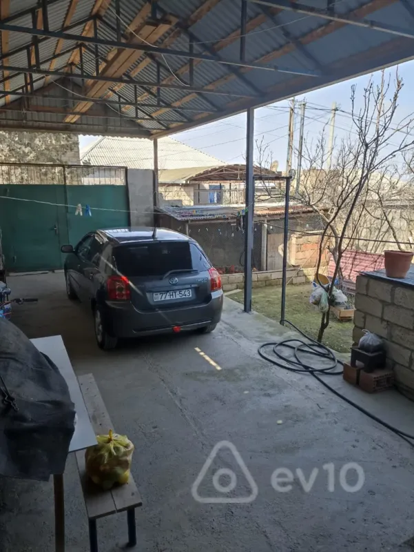 Satılır 4 otaqlı həyət evi 120 m²