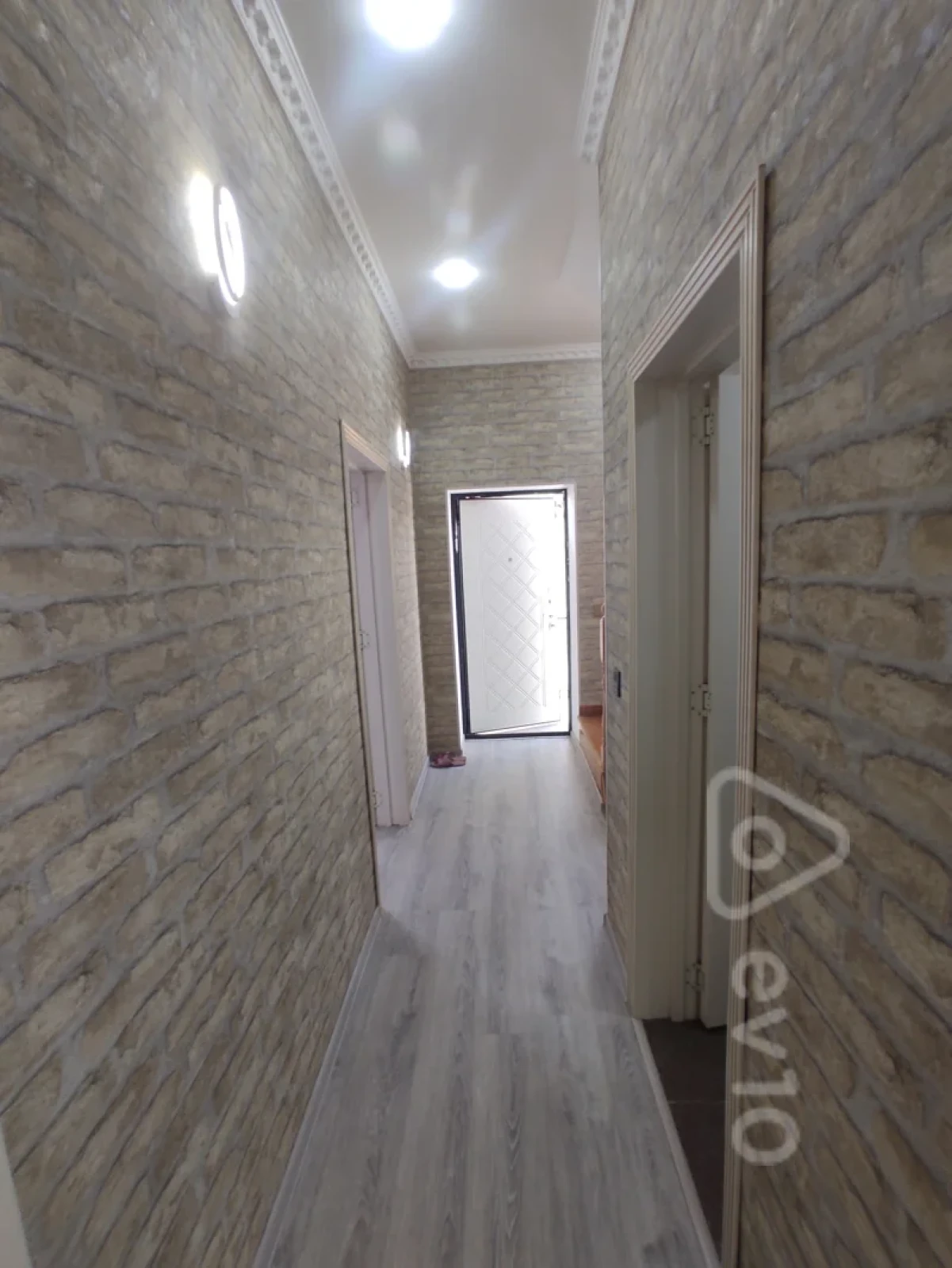 Satılır 4 otaqlı həyət evi 75 m²