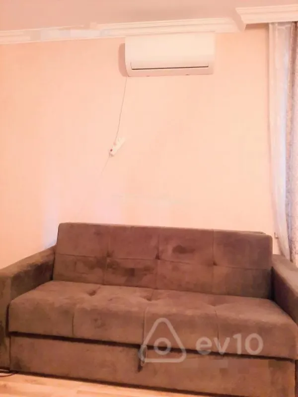Kirayə verilir 1 otaqlı köhnə tikili 25 m²