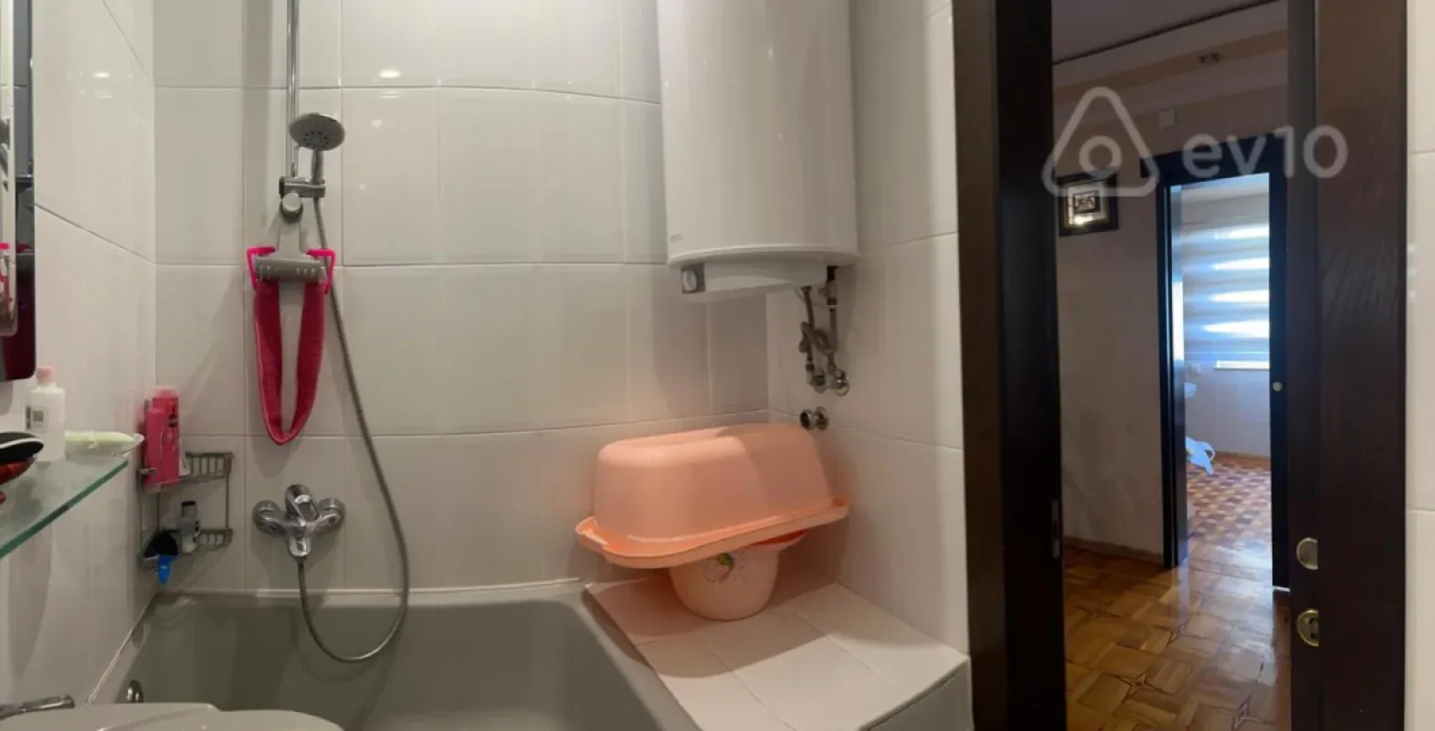 Satılır 2 otaqlı köhnə tikili 60 m²