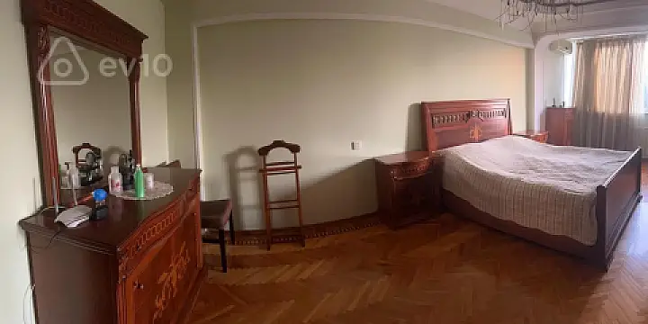 Satılır 2 otaqlı köhnə tikili 60 m²