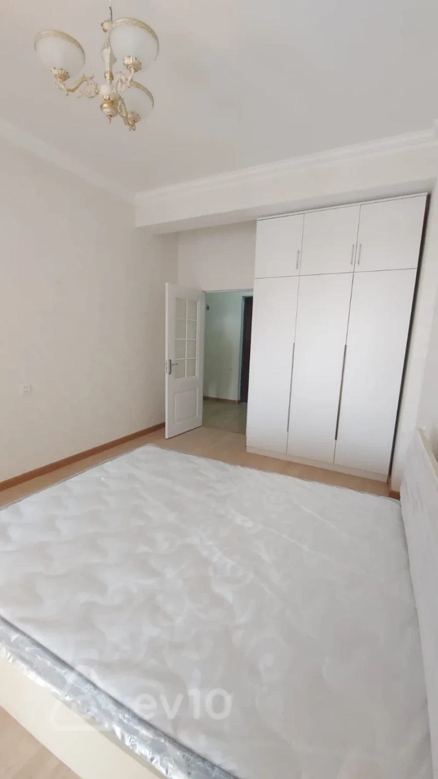 Kirayə verilir 2 otaqlı yeni tikili 68 m²