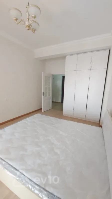 Kirayə verilir 2 otaqlı yeni tikili 68 m²