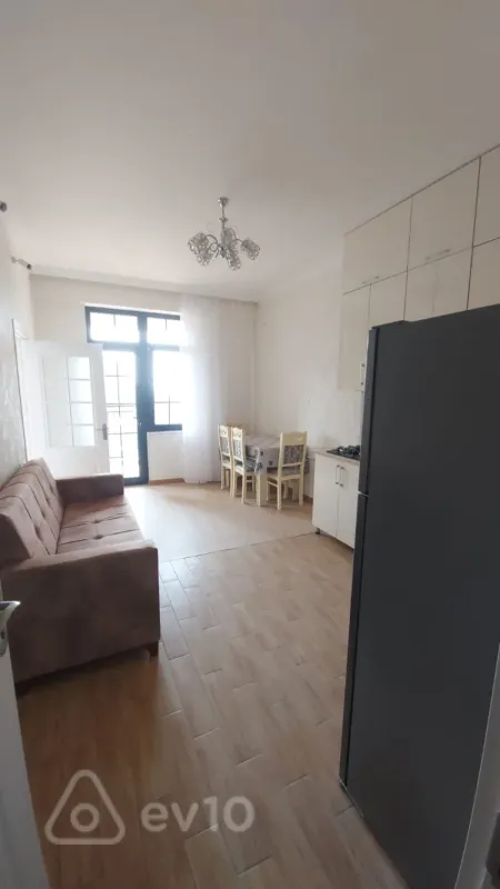 Kirayə verilir 2 otaqlı yeni tikili 68 m²