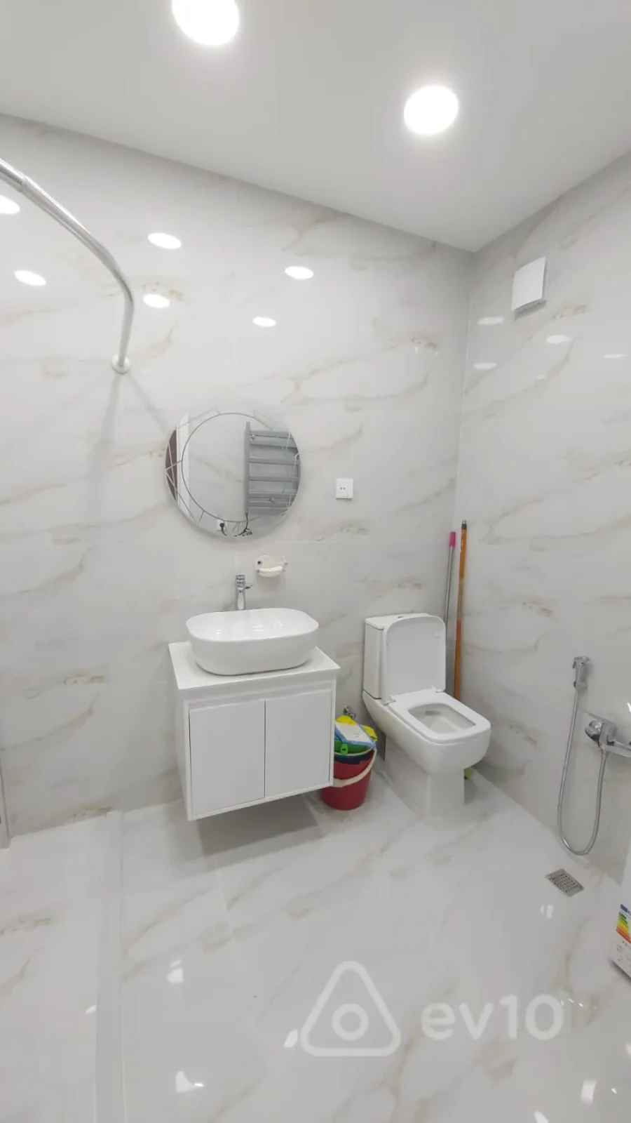Kirayə verilir 2 otaqlı yeni tikili 68 m²