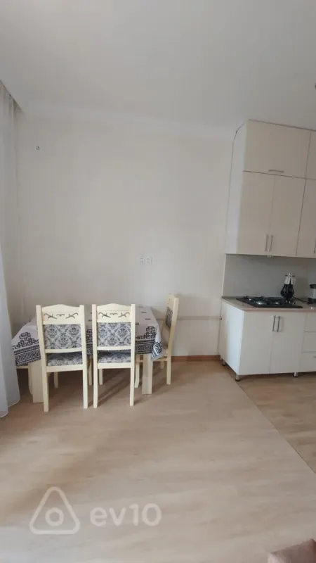 Kirayə verilir 2 otaqlı yeni tikili 68 m²