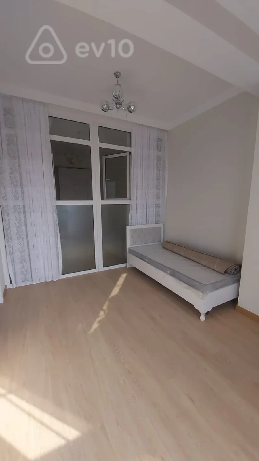Kirayə verilir 2 otaqlı yeni tikili 68 m²
