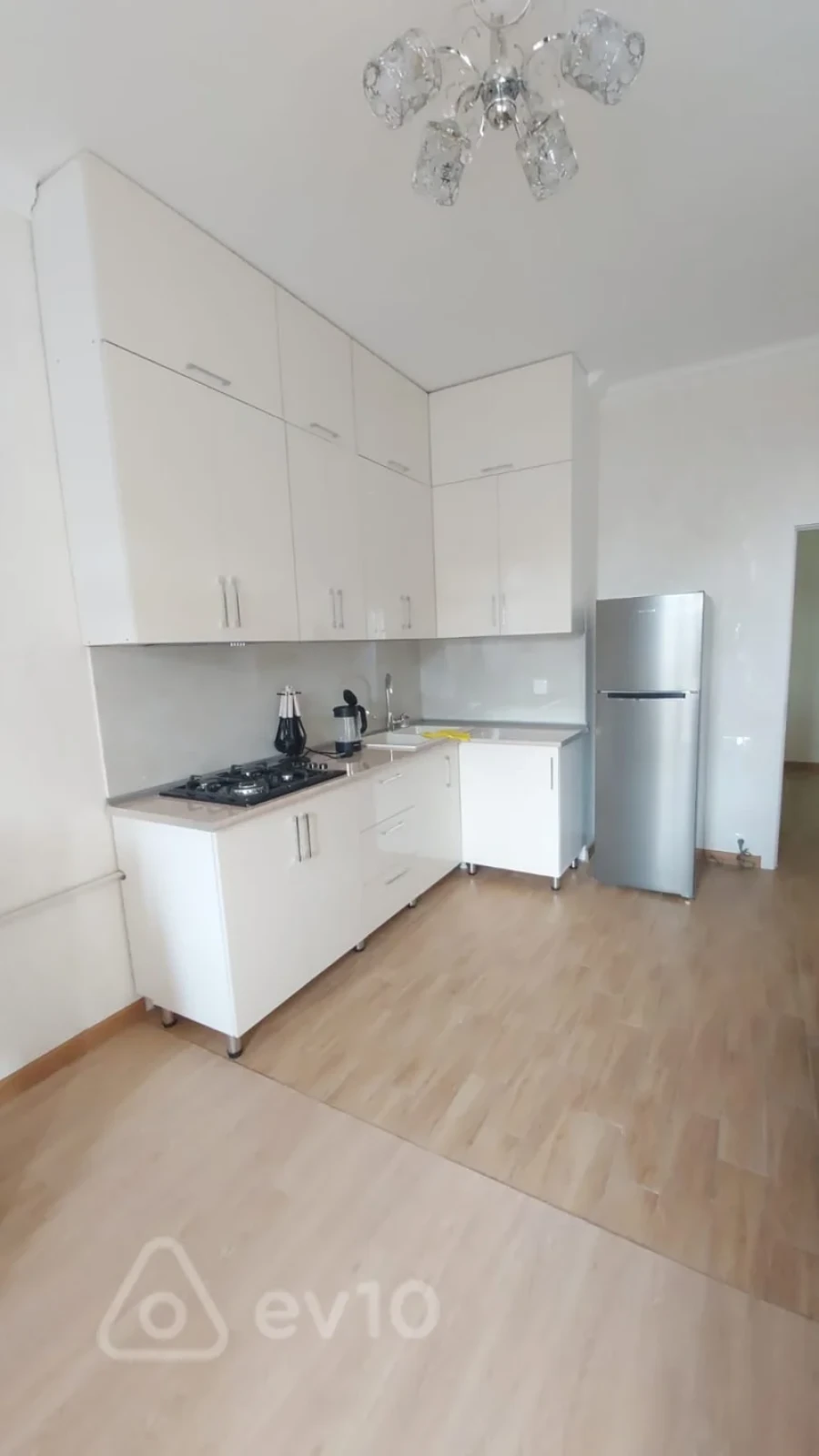 Kirayə verilir 2 otaqlı yeni tikili 68 m²