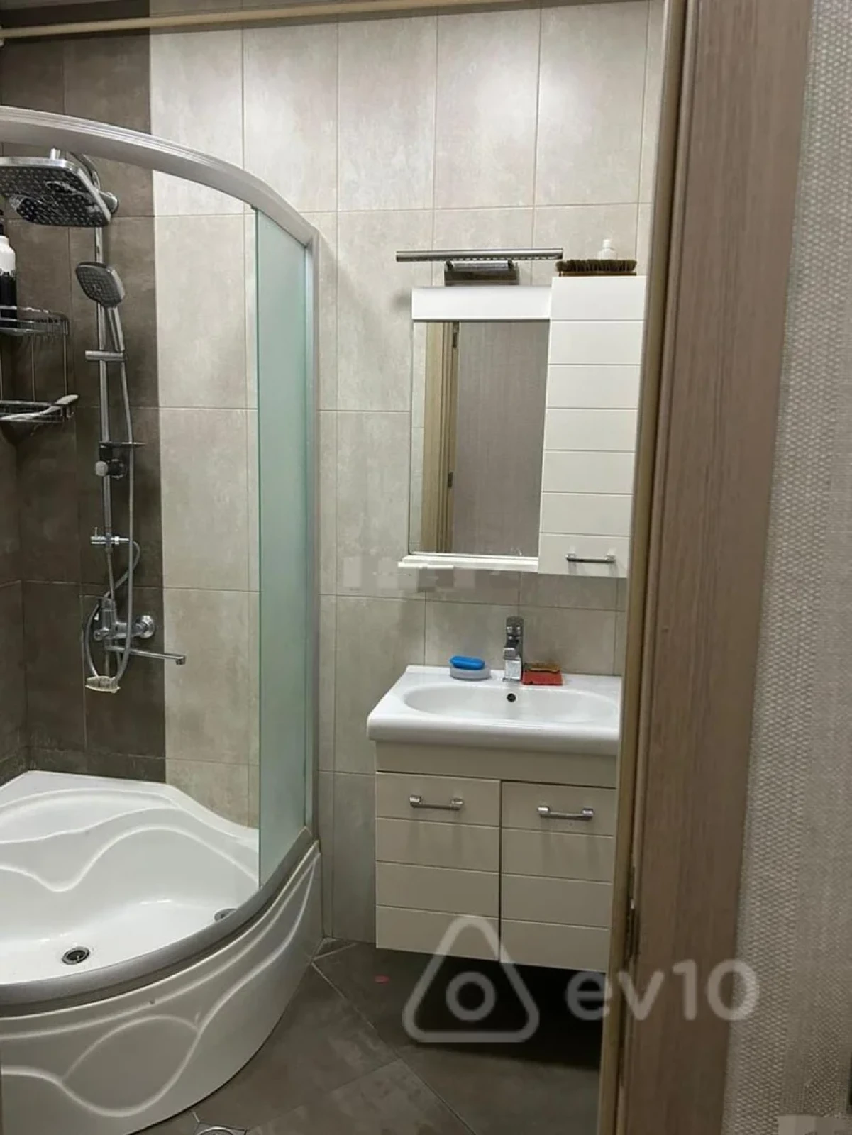 Kirayə verilir 3 otaqlı köhnə tikili 75 m²