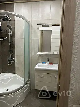 Kirayə verilir 3 otaqlı köhnə tikili 75 m²