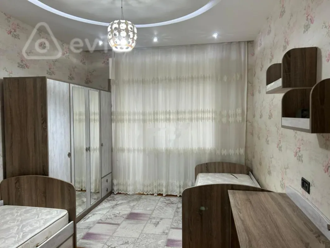 Kirayə verilir 3 otaqlı köhnə tikili 75 m²