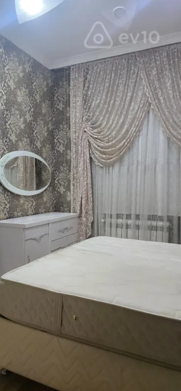 Kirayə verilir 2 otaqlı yeni tikili 75 m²