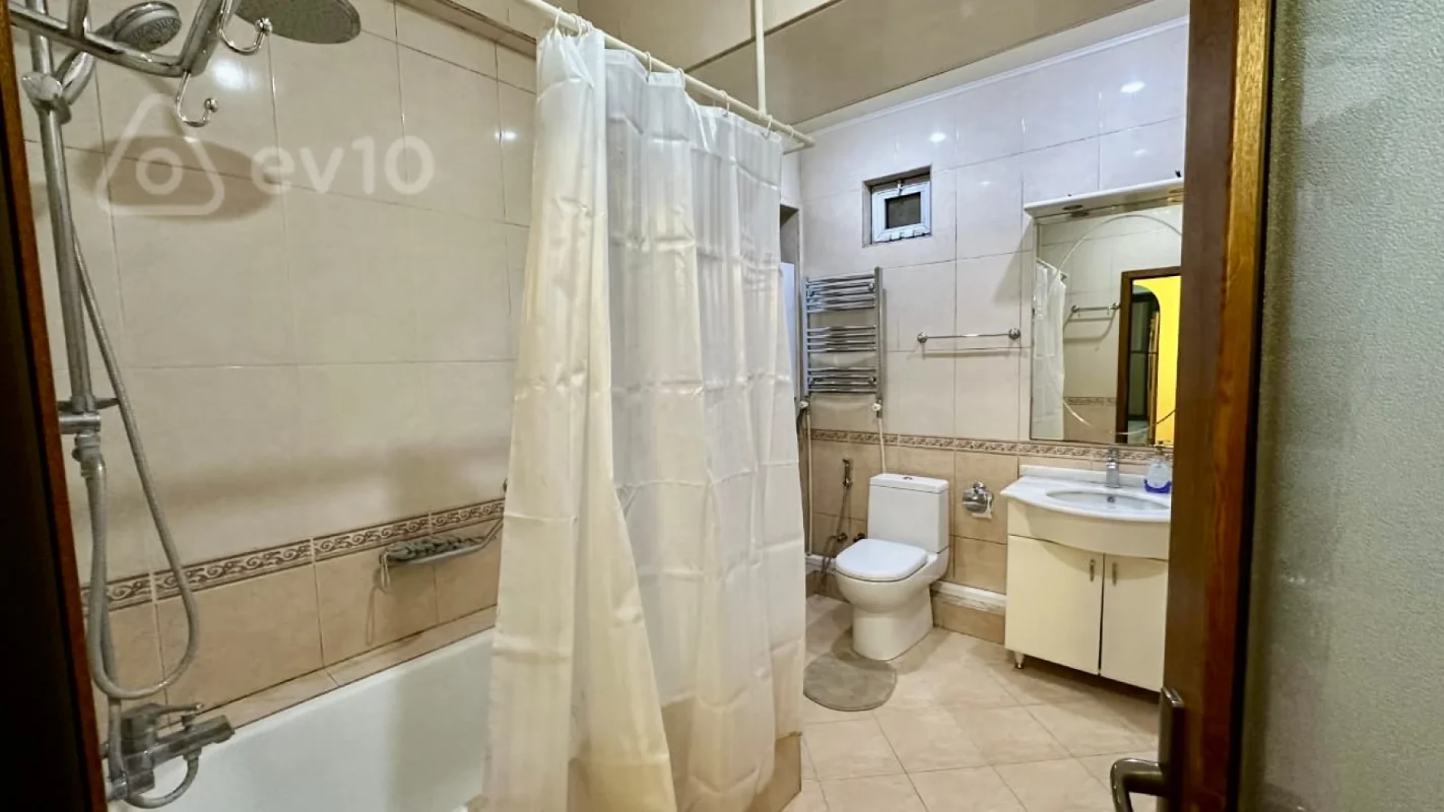 Kirayə verilir 1 otaqlı köhnə tikili 60 m²