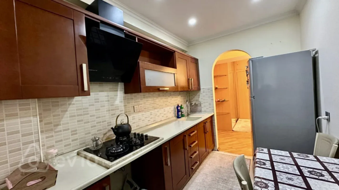 Kirayə verilir 1 otaqlı köhnə tikili 60 m²