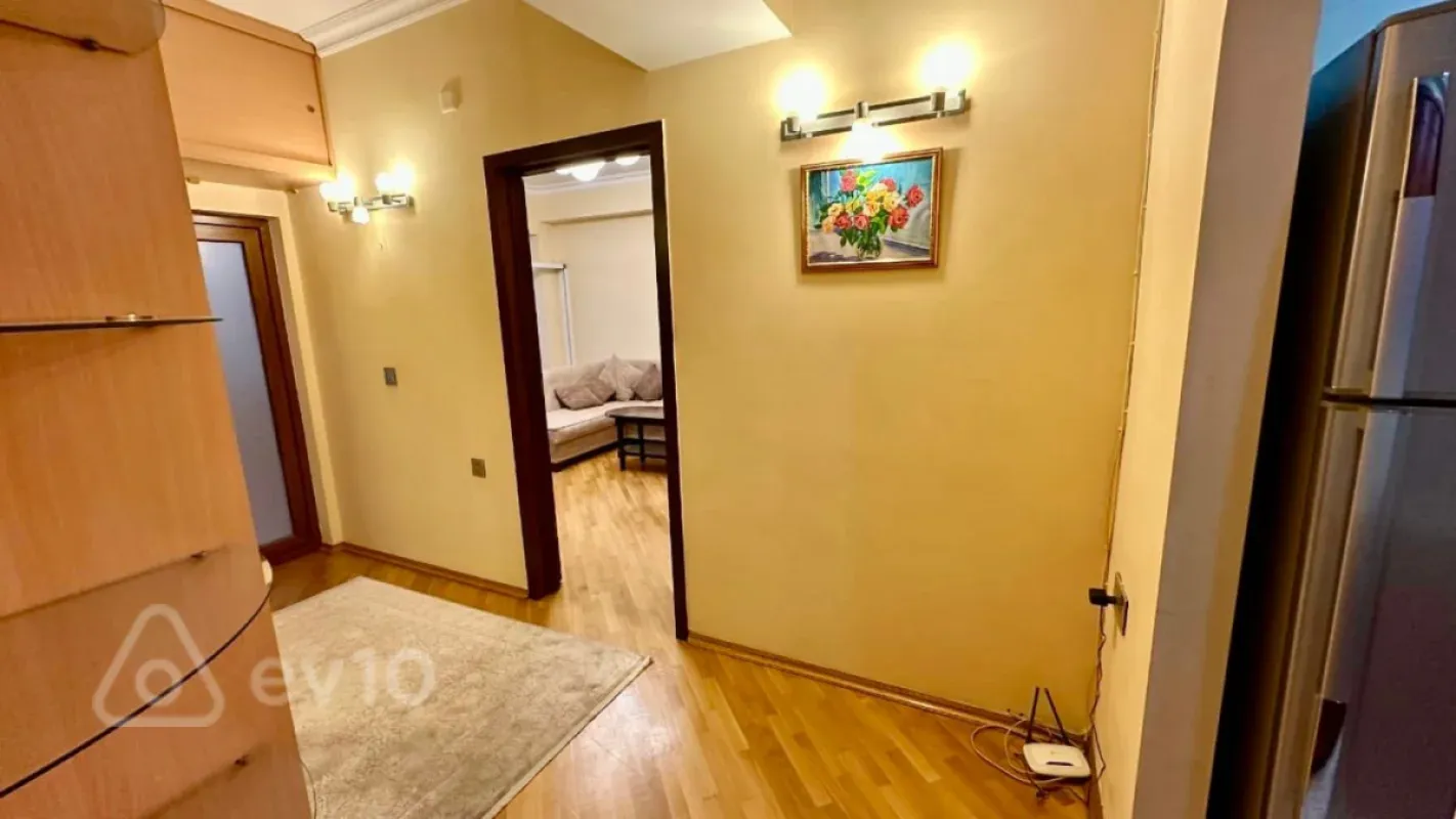 Kirayə verilir 1 otaqlı yeni tikili 60 m²