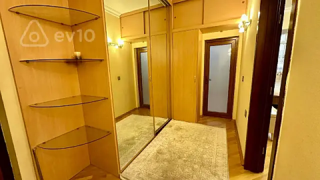 Kirayə verilir 1 otaqlı yeni tikili 60 m²