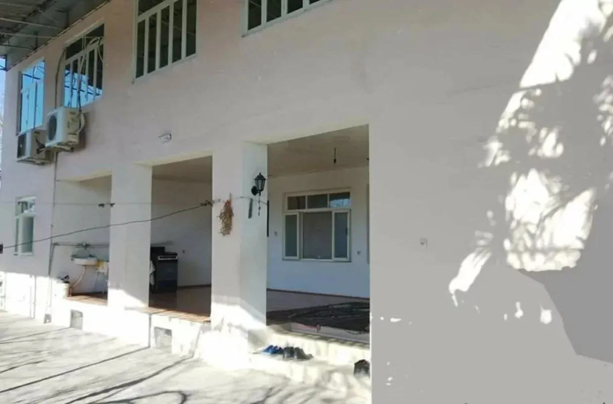 Satılır 11 otaqlı həyət evi 370 m²