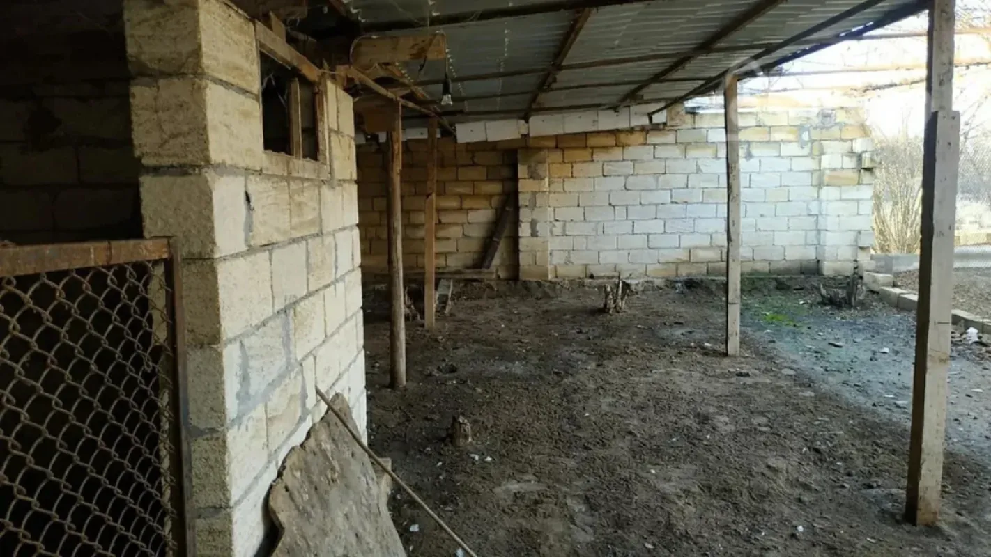 Satılır 11 otaqlı həyət evi 370 m²