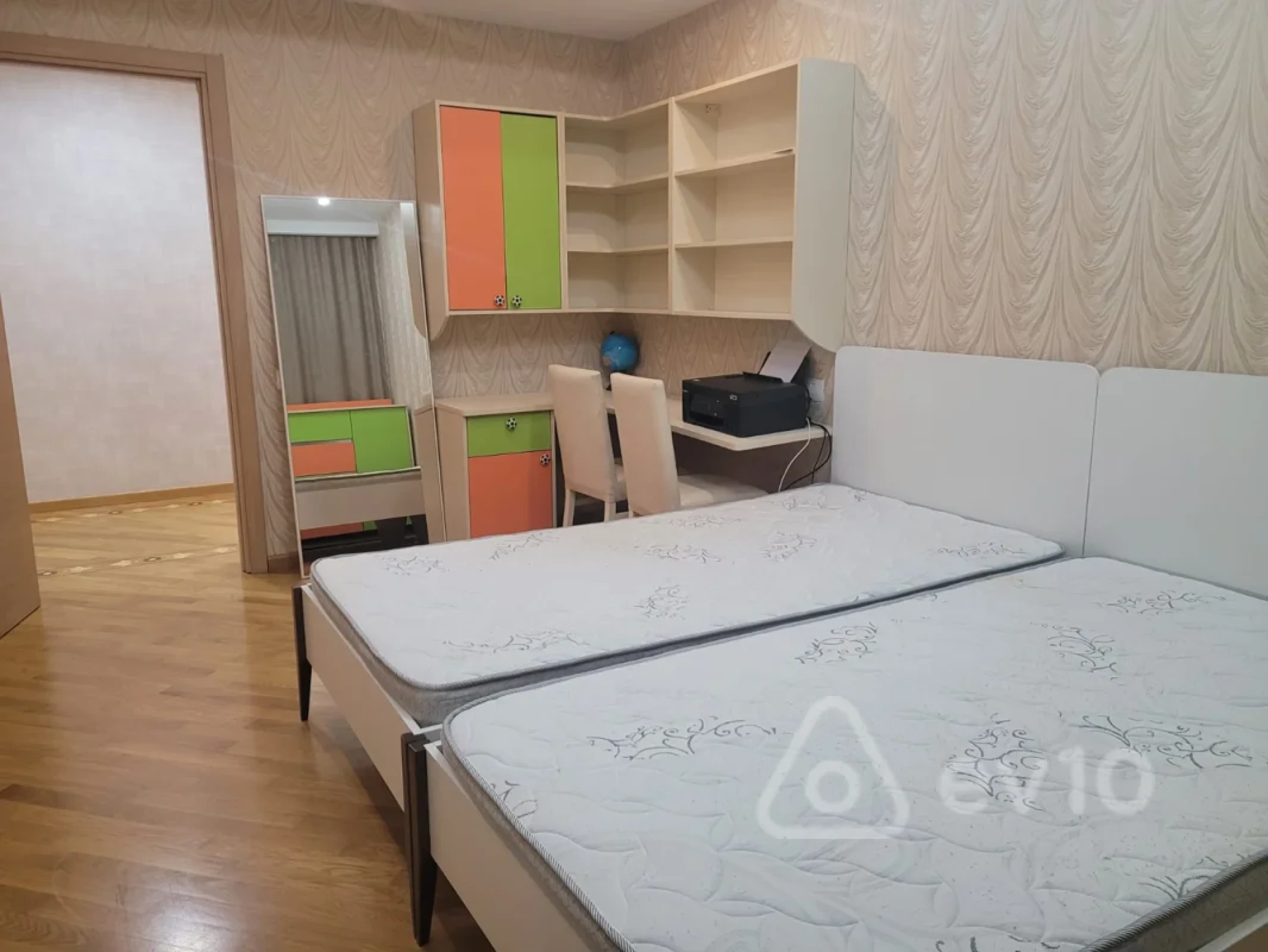 Kirayə verilir 3 otaqlı yeni tikili 130 m²
