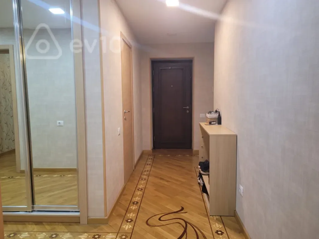 Kirayə verilir 3 otaqlı yeni tikili 130 m²