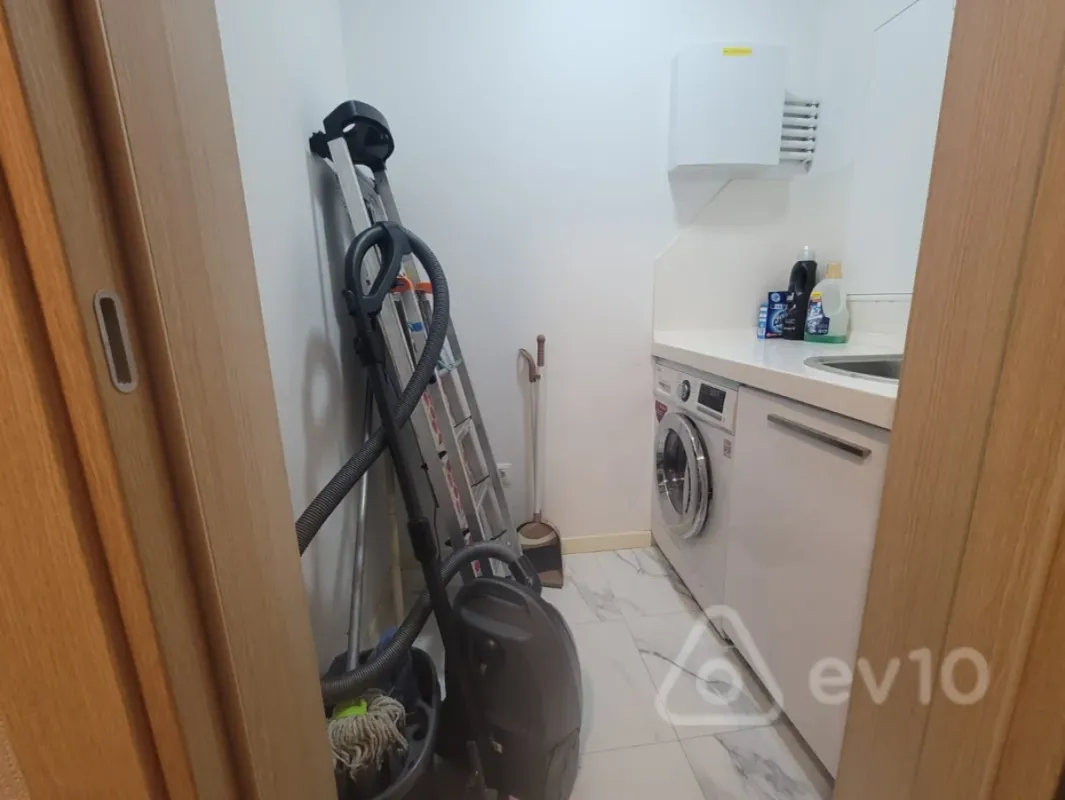 Kirayə verilir 3 otaqlı yeni tikili 130 m²