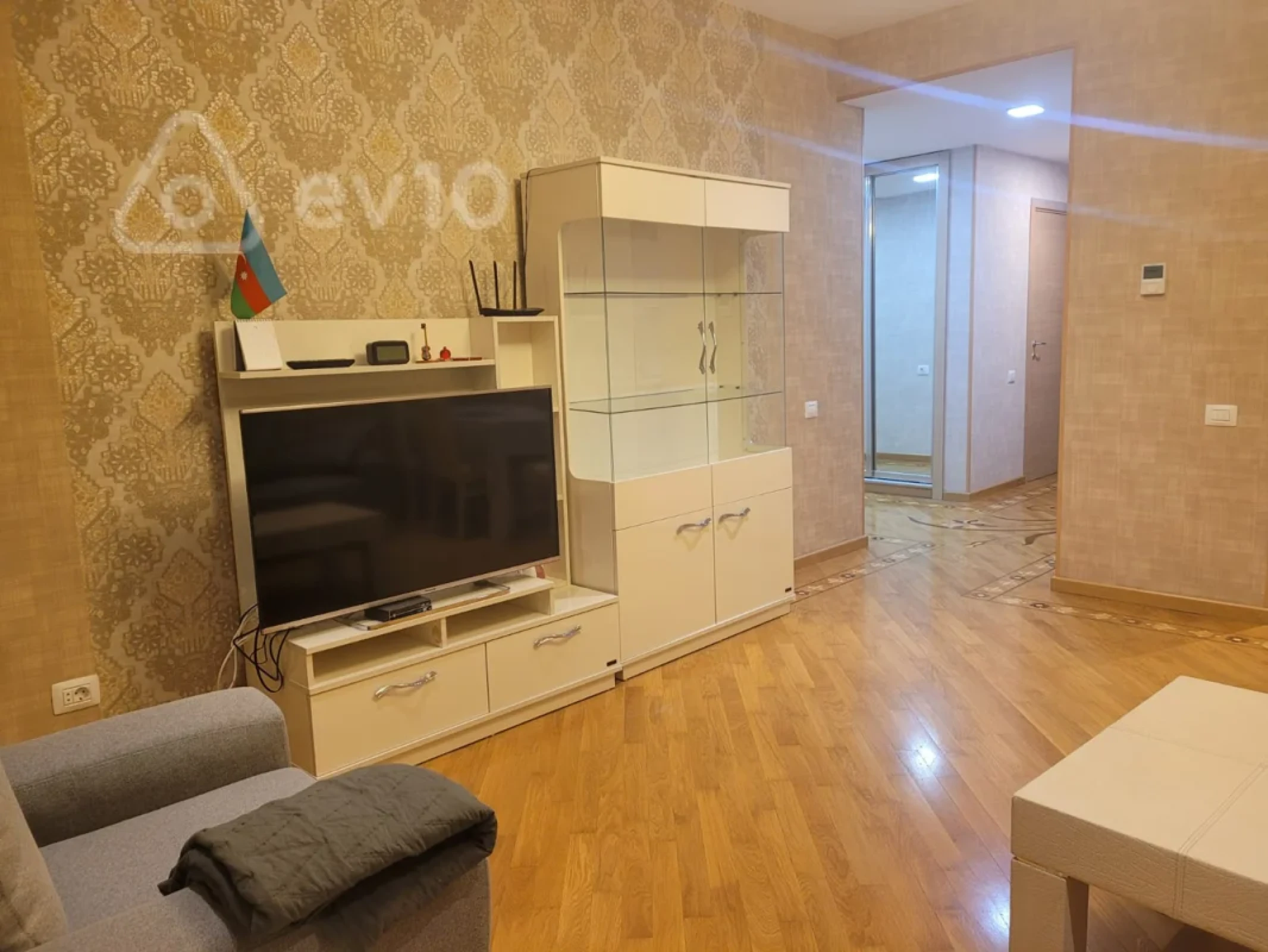 Kirayə verilir 3 otaqlı yeni tikili 130 m²