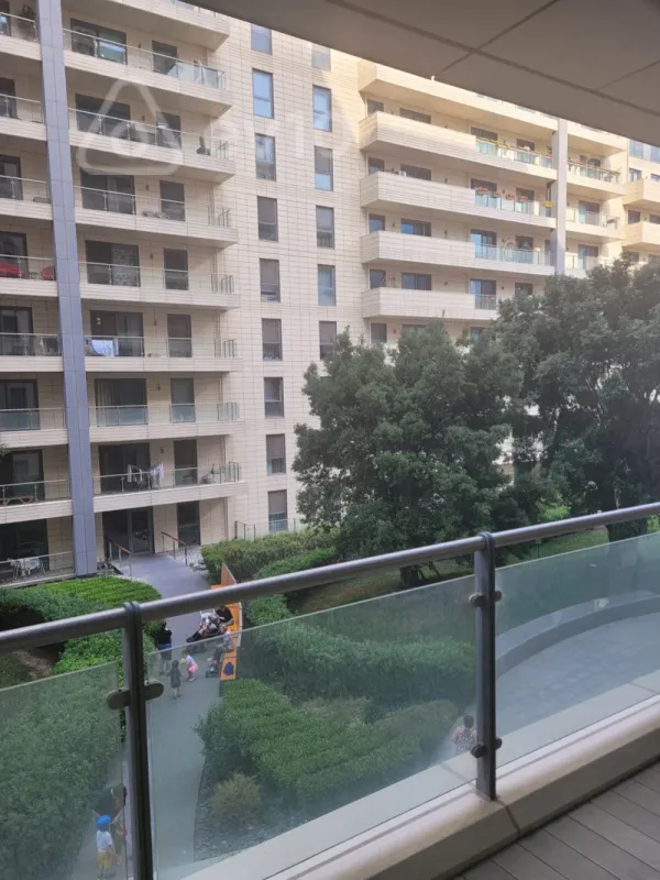 Kirayə verilir 3 otaqlı yeni tikili 130 m²