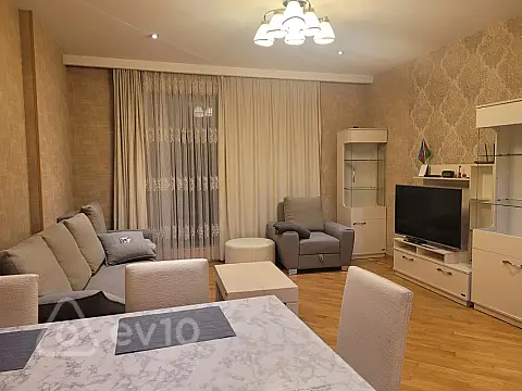 Kirayə verilir 3 otaqlı yeni tikili 130 m²