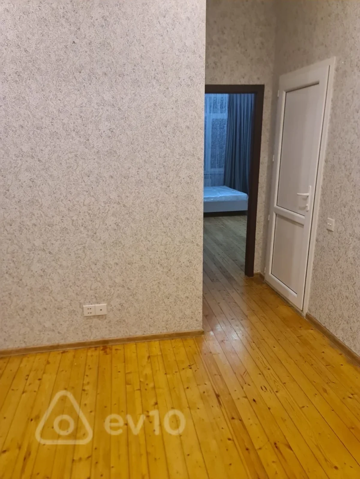 Kirayə verilir 2 otaqlı yeni tikili 90 m²