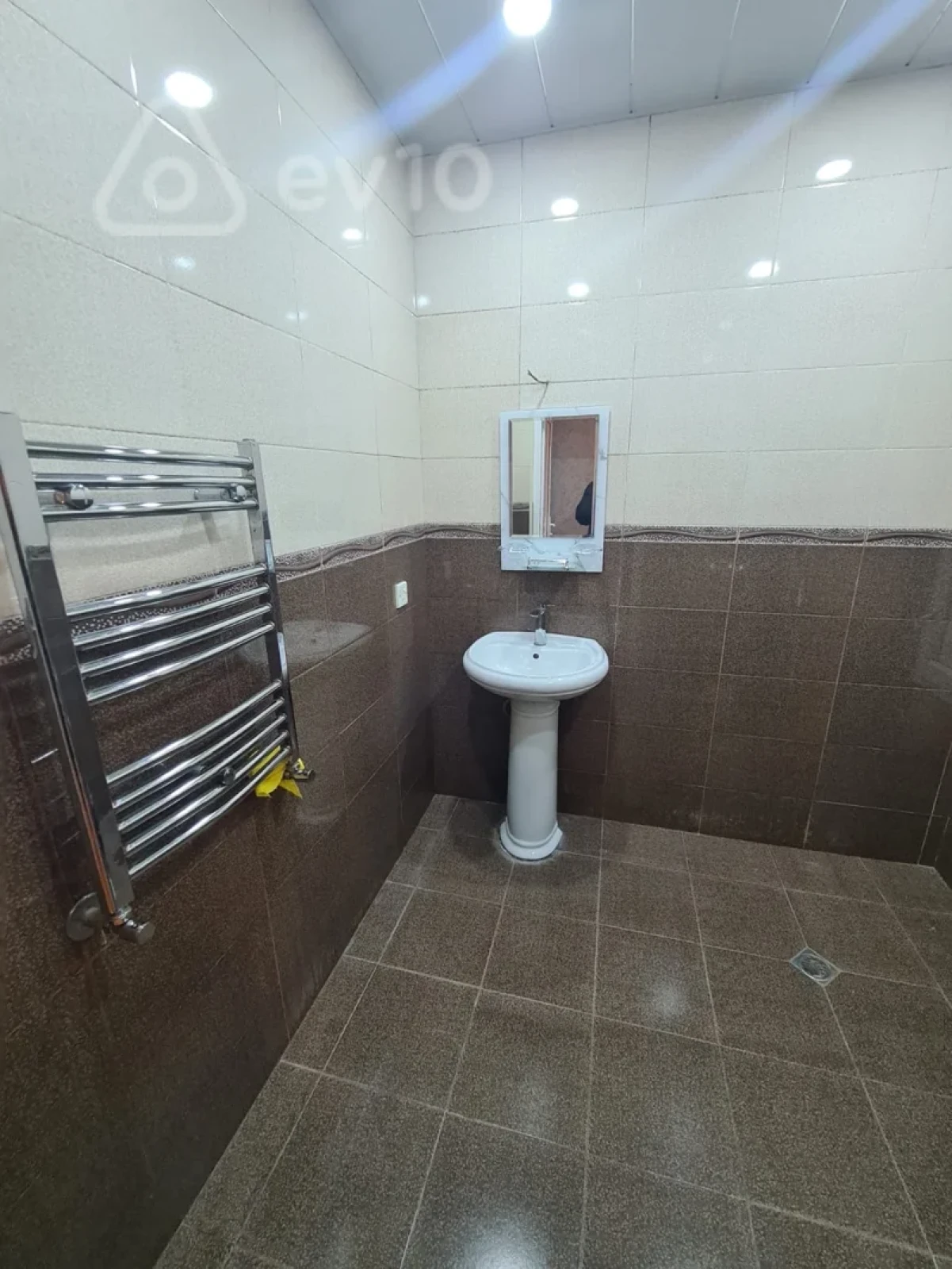 Kirayə verilir 2 otaqlı yeni tikili 90 m²