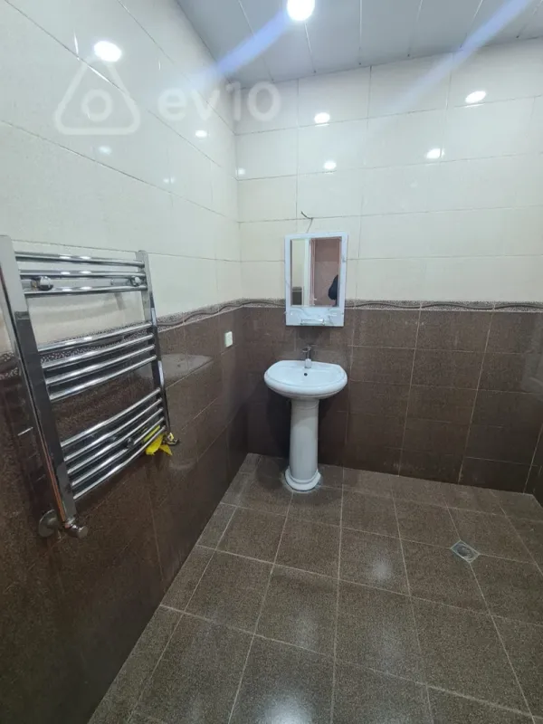 Kirayə verilir 2 otaqlı yeni tikili 90 m²