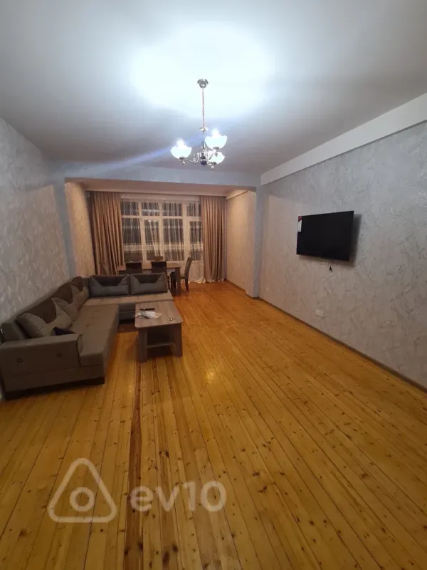 Kirayə verilir 2 otaqlı yeni tikili 90 m²