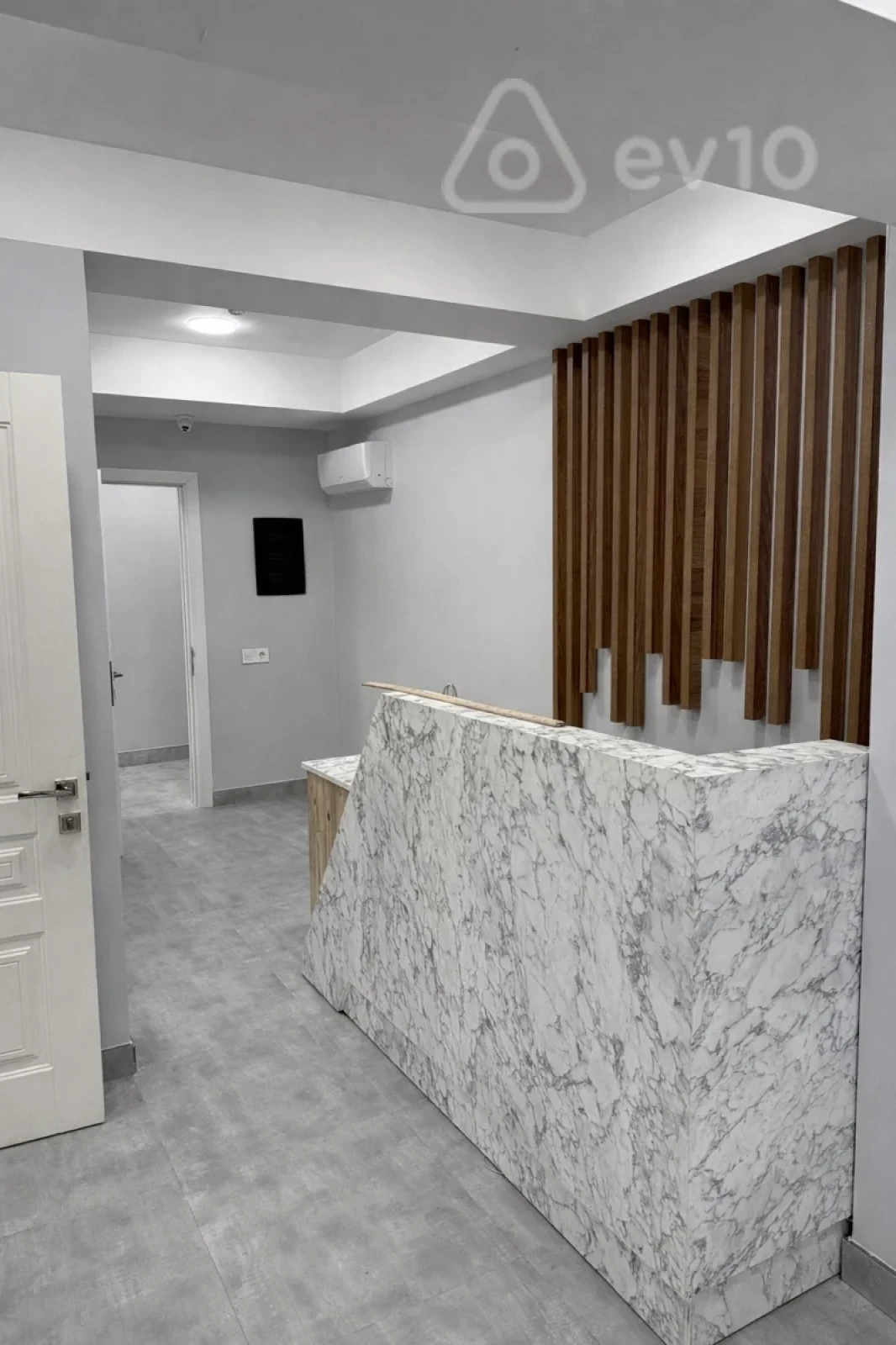 Kirayə verilir 5 otaqlı ofis 200 m²