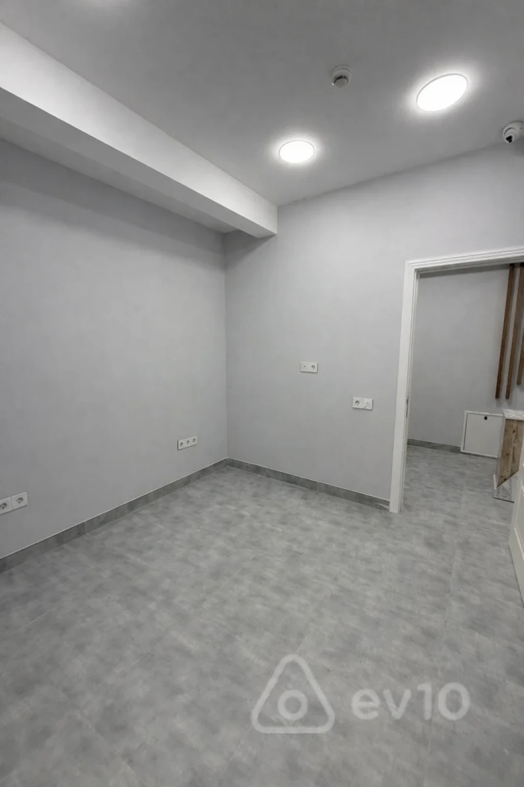 Kirayə verilir 5 otaqlı ofis 200 m²