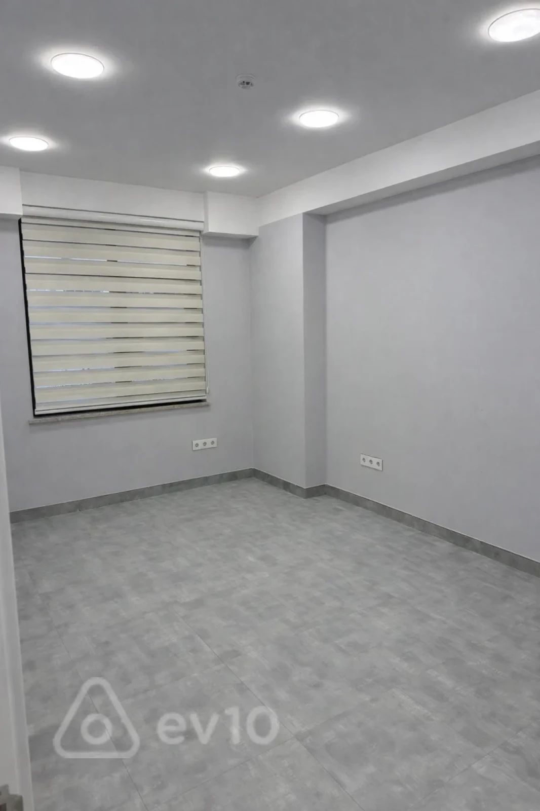 Kirayə verilir 5 otaqlı ofis 200 m²