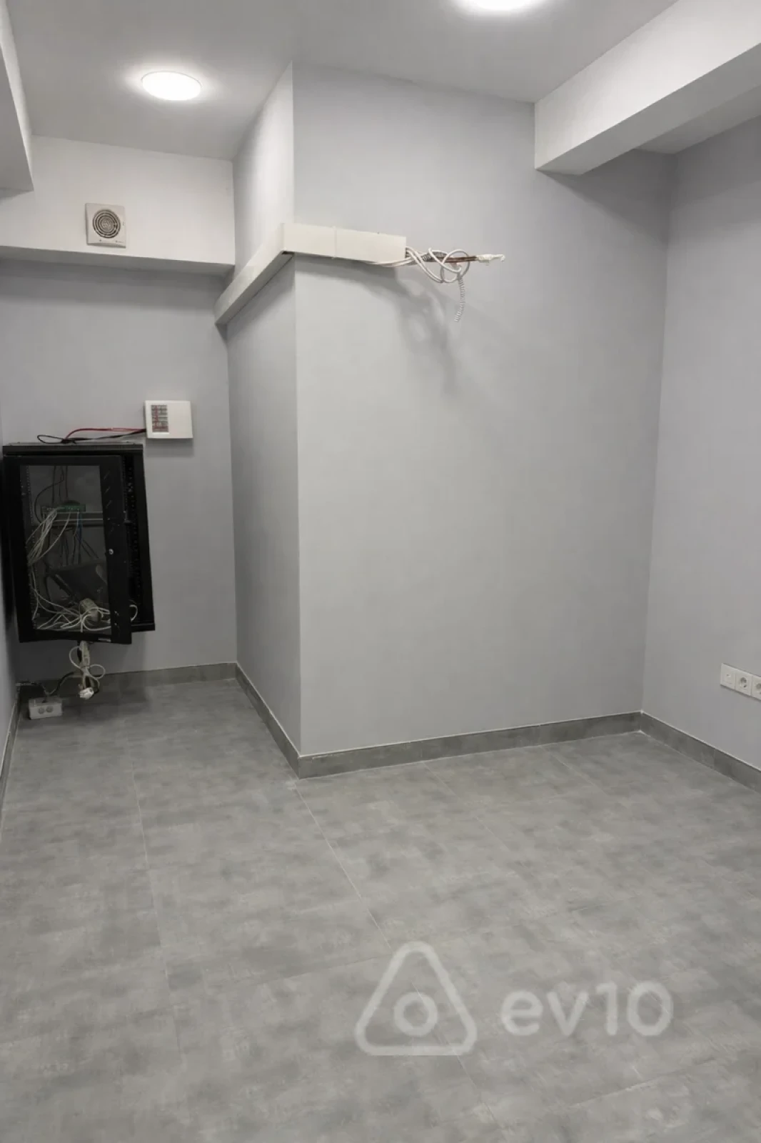 Kirayə verilir 5 otaqlı ofis 200 m²