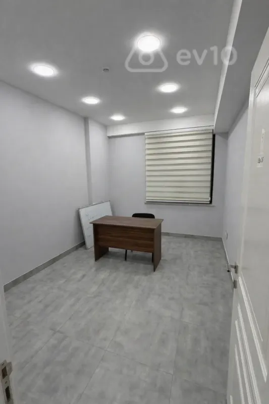 Kirayə verilir 5 otaqlı ofis 200 m²