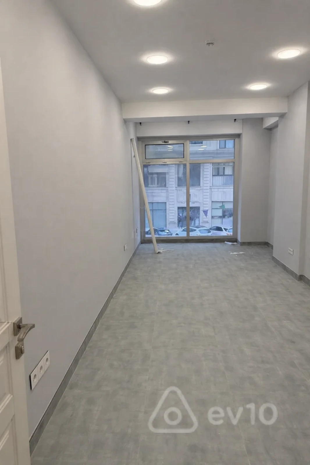 Kirayə verilir 5 otaqlı ofis 200 m²