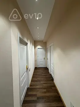 Kirayə verilir 2 otaqlı yeni tikili 60 m²