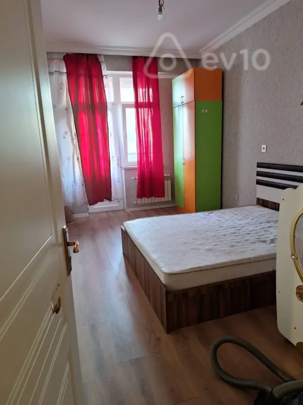 Kirayə verilir 2 otaqlı yeni tikili 65 m²