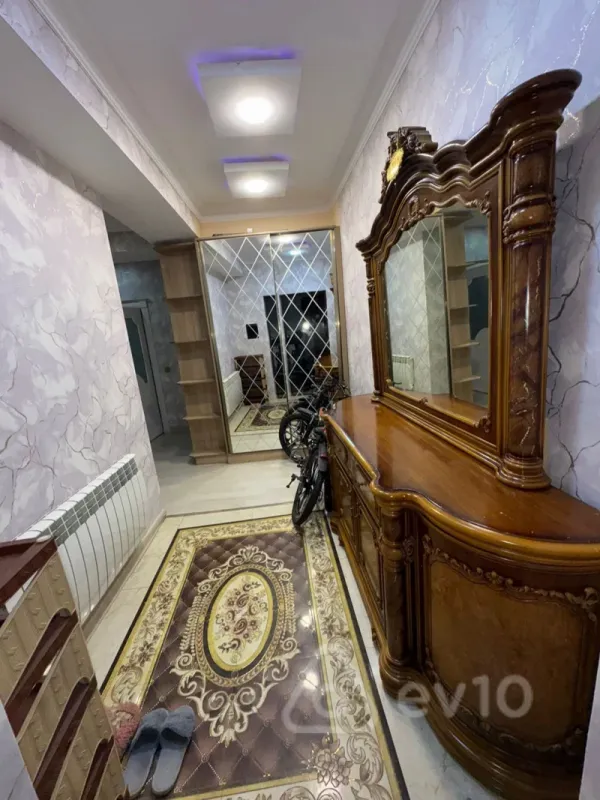 Kirayə verilir 4 otaqlı yeni tikili 130 m²