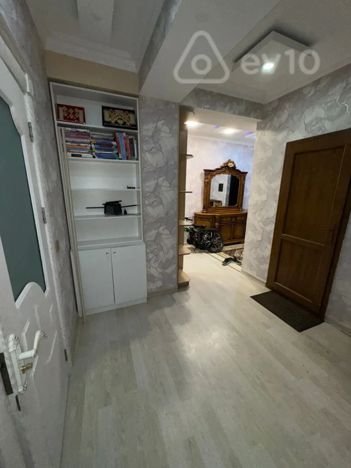 Kirayə verilir 4 otaqlı yeni tikili 130 m²