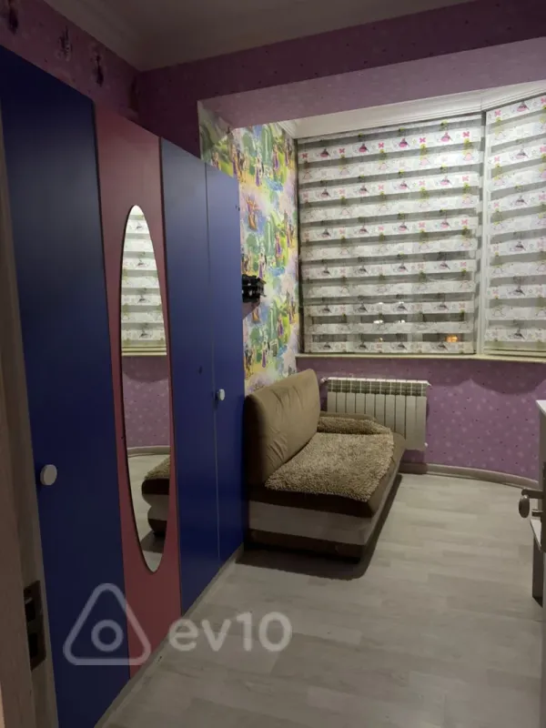 Kirayə verilir 4 otaqlı yeni tikili 130 m²