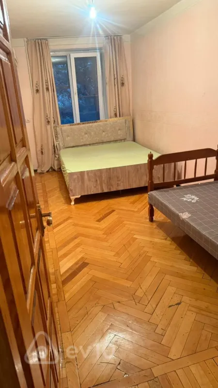 Kirayə verilir 2 otaqlı köhnə tikili 60 m²