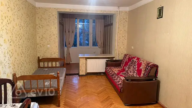 Kirayə verilir 2 otaqlı köhnə tikili 60 m²
